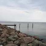 度假居 Coastal With And Sauna