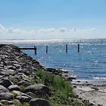 度假居 Coastal With And Sauna