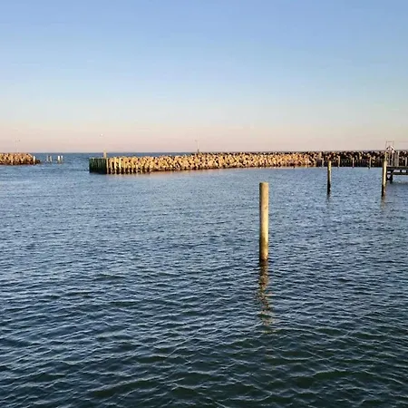 10 Person In Rudkobing-by Traum