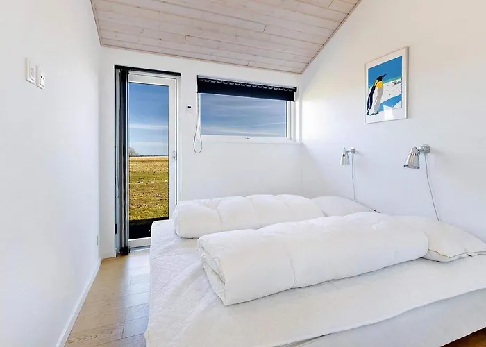 10 Person In Rudkobing-by Traum *