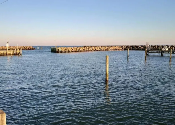 10 Person In Rudkobing-by Traum